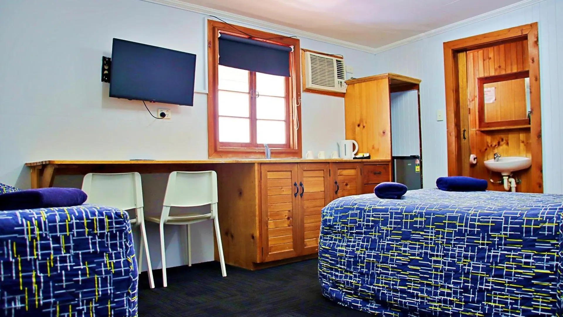 ***  Brisbane Manor Motel Australia